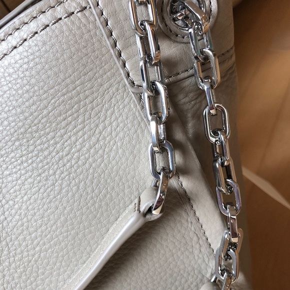 🔥NEW w/TAGS🔥Tory Burch Britten Tote—French Gray - Picture 7 of 14